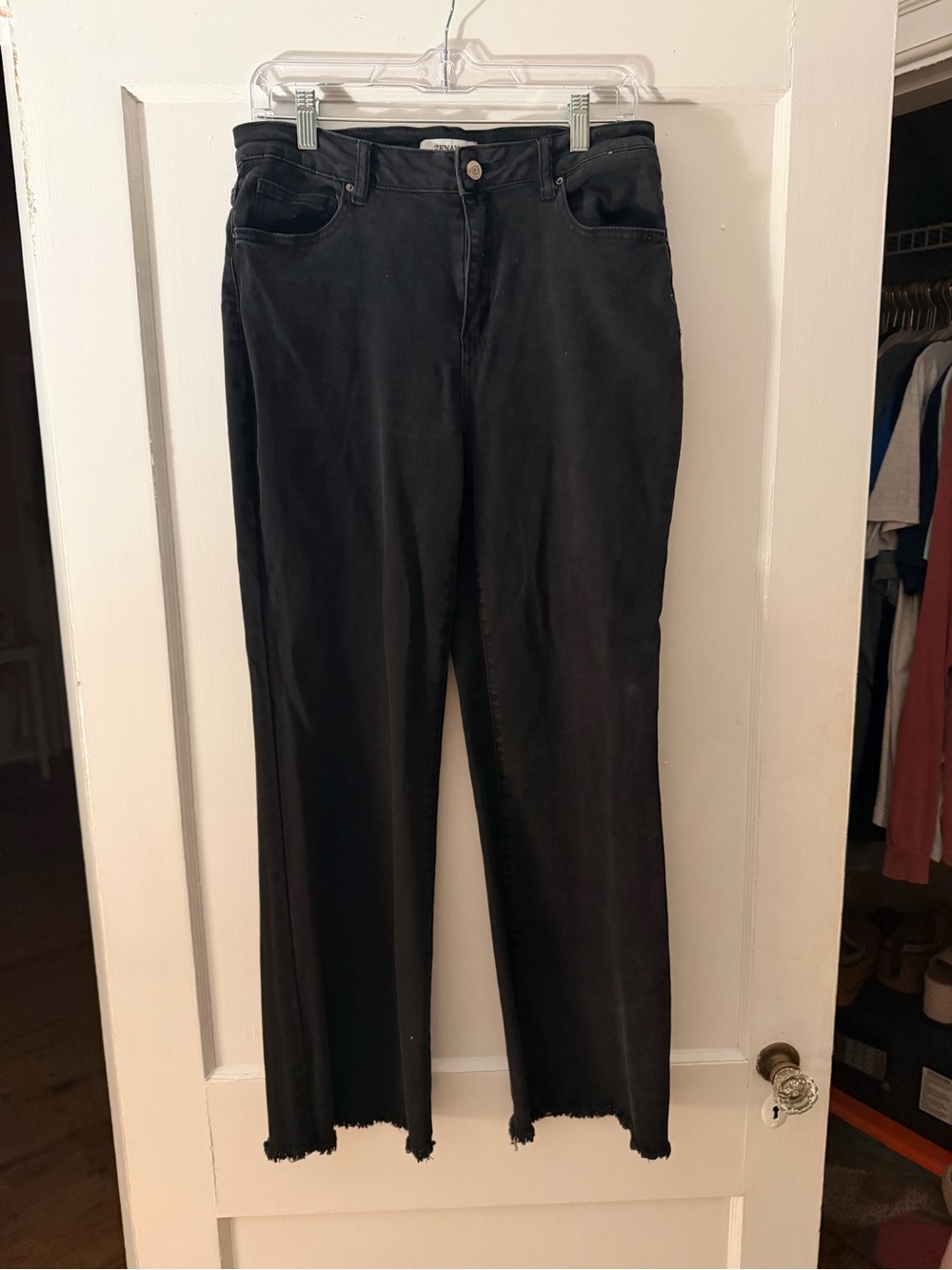 Zenana Black Raw Hem Straight Leg Jeans Women’s Large Stretch Denim